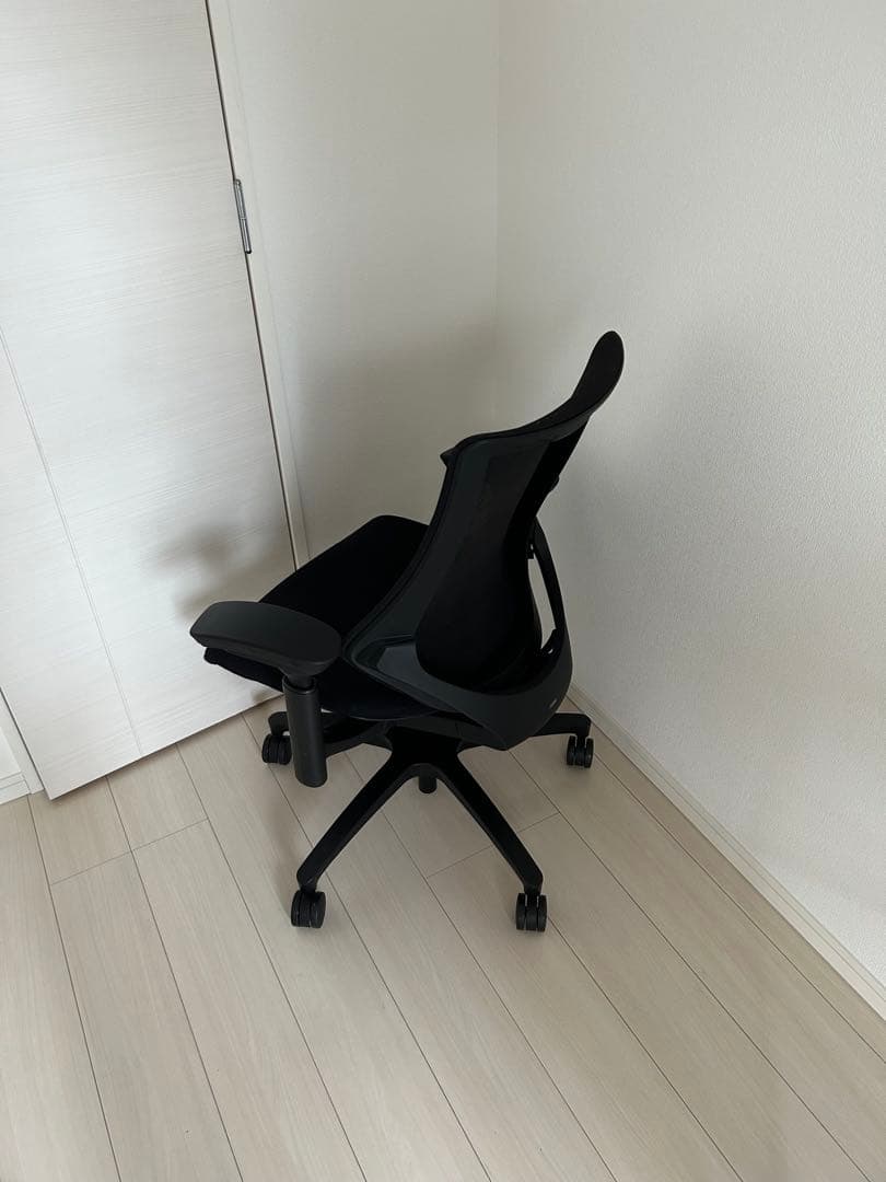イトーキ エフチェア　アジャスタブル肘　オフィスチェア　処分価格