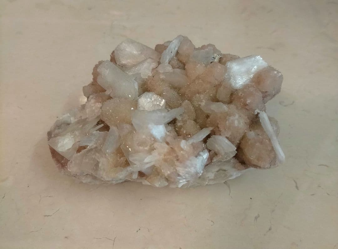 束沸石　原石1点　重さ約360g