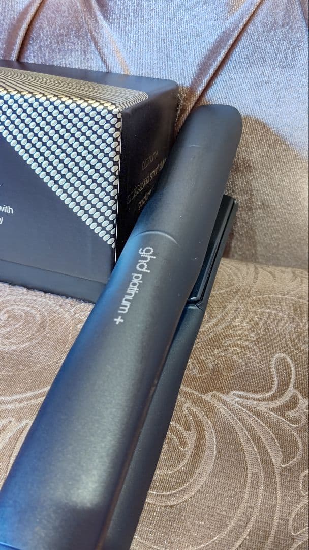 ✨ghdプラチナム＋✨️　ストーレートヘアアイロン　白