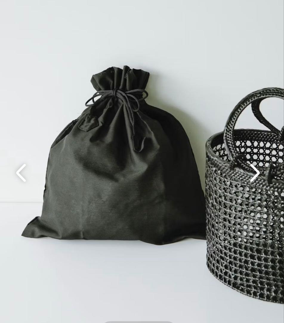 北欧、暮らしの道具店掲載hinthint / アタ素材の透かし編みカゴバッグ新品