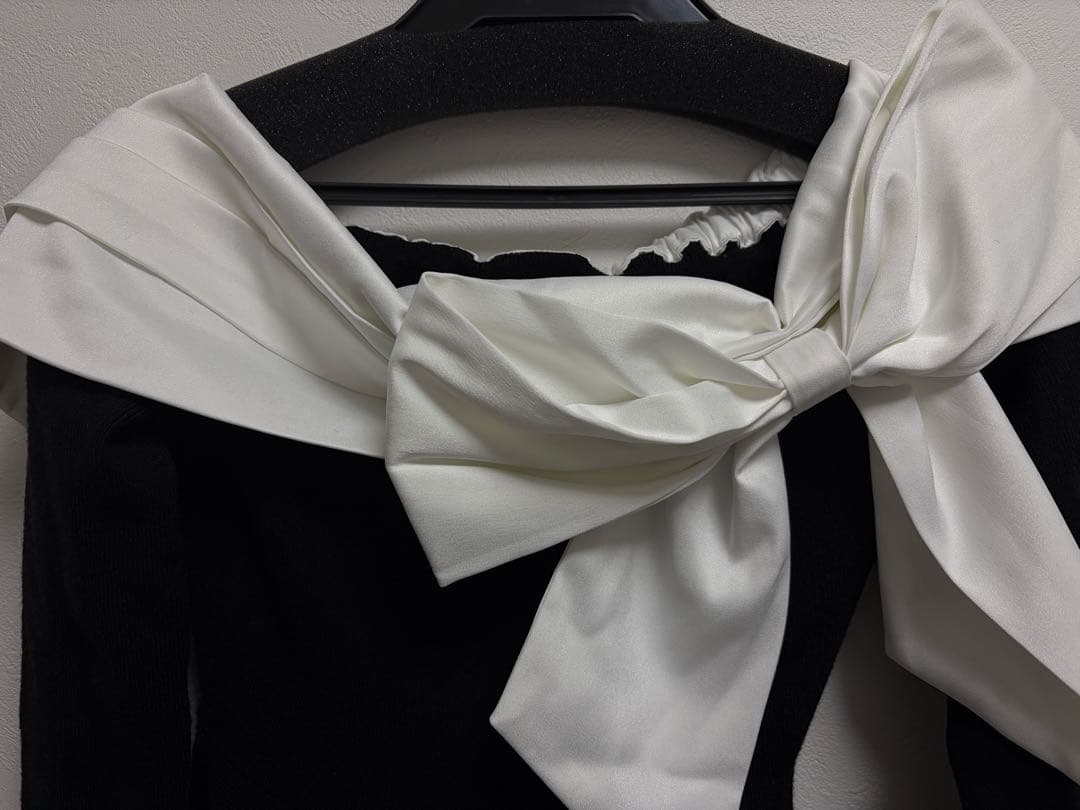 Mmeeme オフショルダーリボン付きミニワンピース