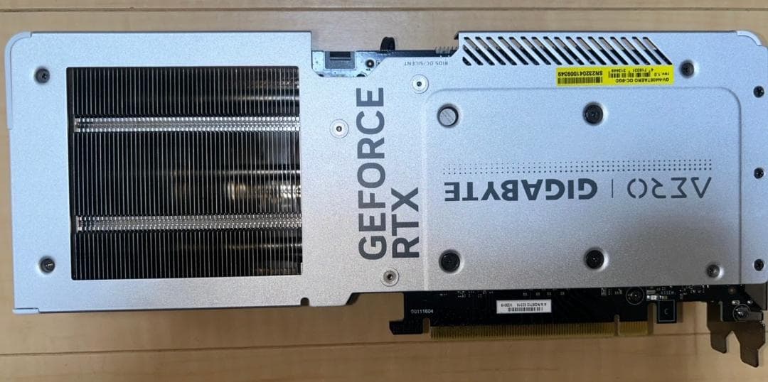 美品・白PC向け GeForce RTX 4060 Ti AERO OC 8G