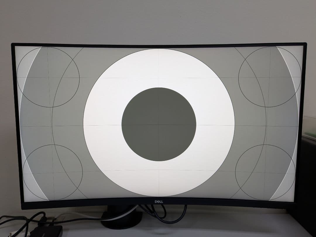 DELL 32インチ曲面モニター S3221QS