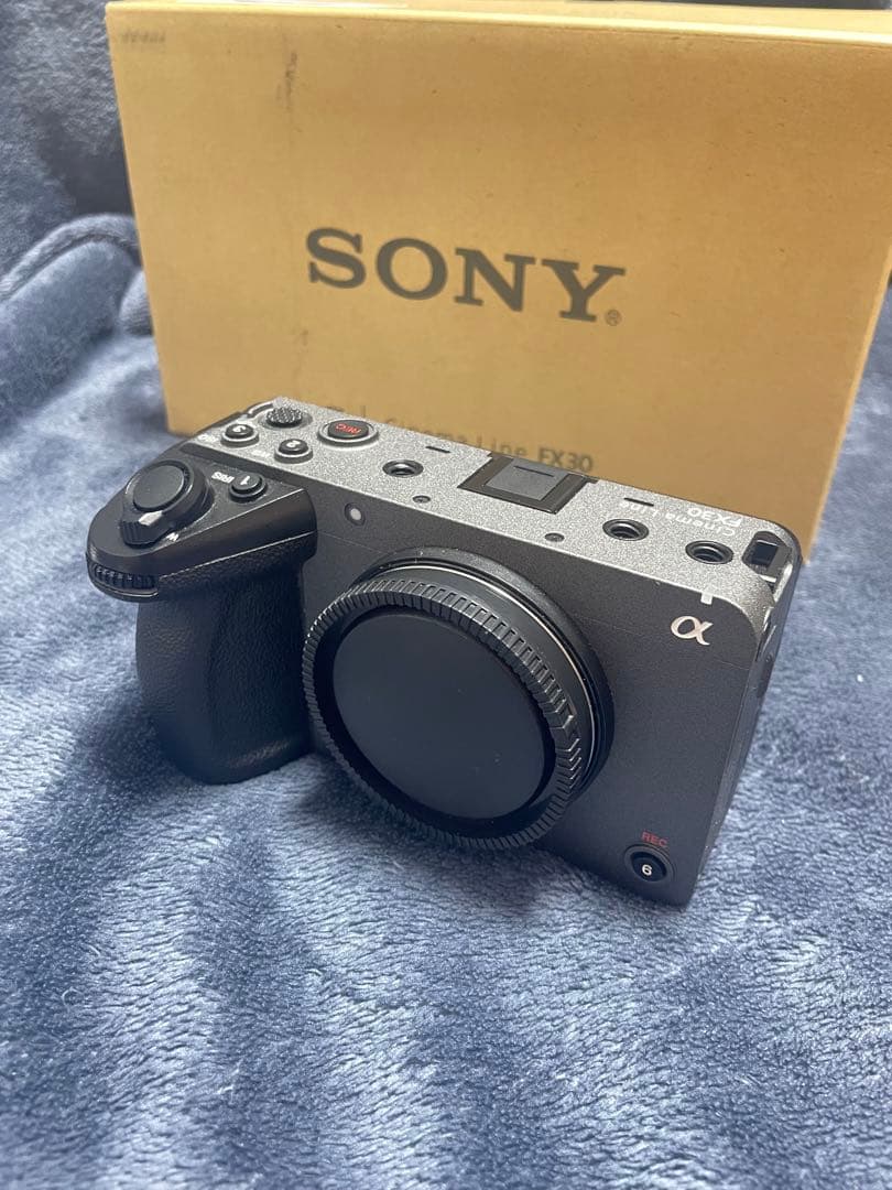 SONY Cinema Line FX30 本体　リグ&E16-50レンズ付き