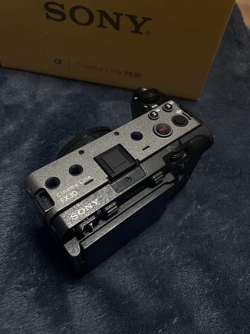 SONY Cinema Line FX30 本体　リグ&E16-50レンズ付き