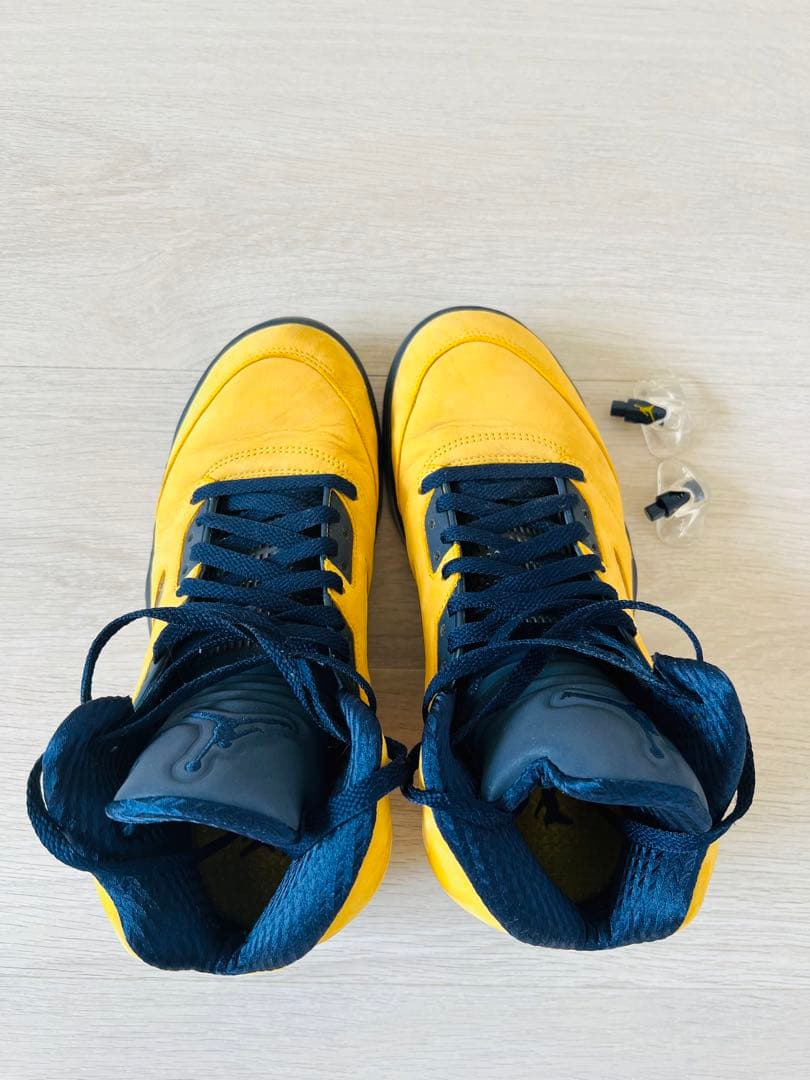 NIKE AirJodan 5 MICHIGAN 27cm 不思議な贈り物を付き