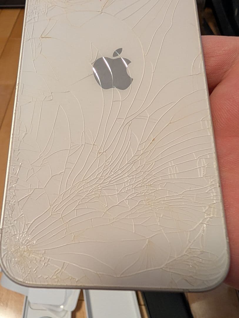 iPhone12　white　128GB　背面割れあり