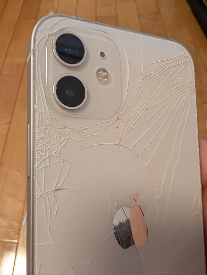 iPhone12　white　128GB　背面割れあり