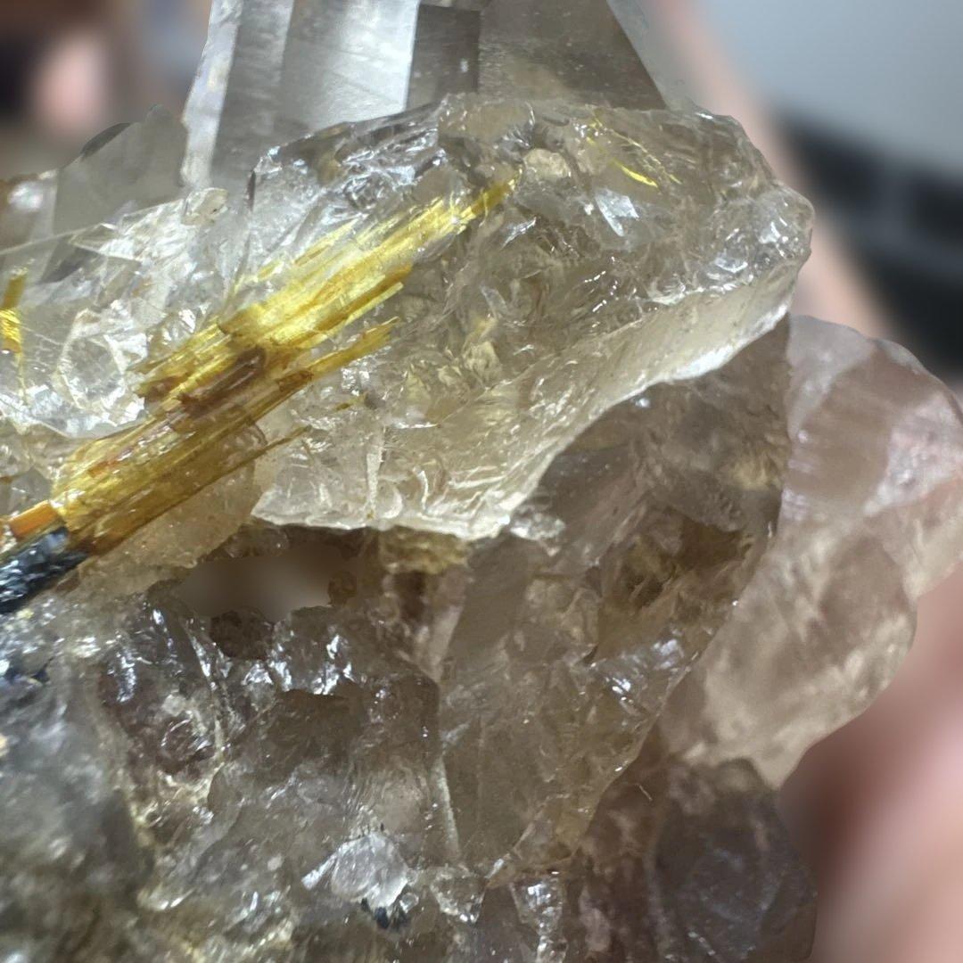 【極上品】希少　ゴールドルチルクォーツ クラスター 光台座付