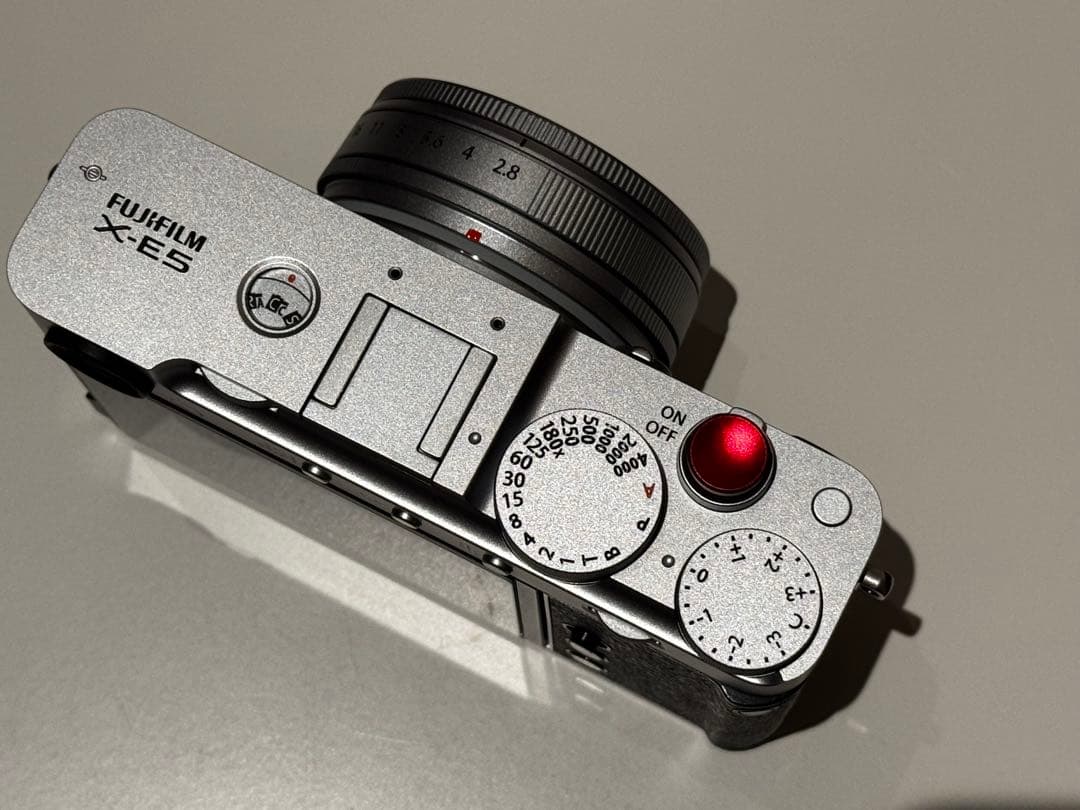FUJIFILM X-E5 レンズキット シャッター260回