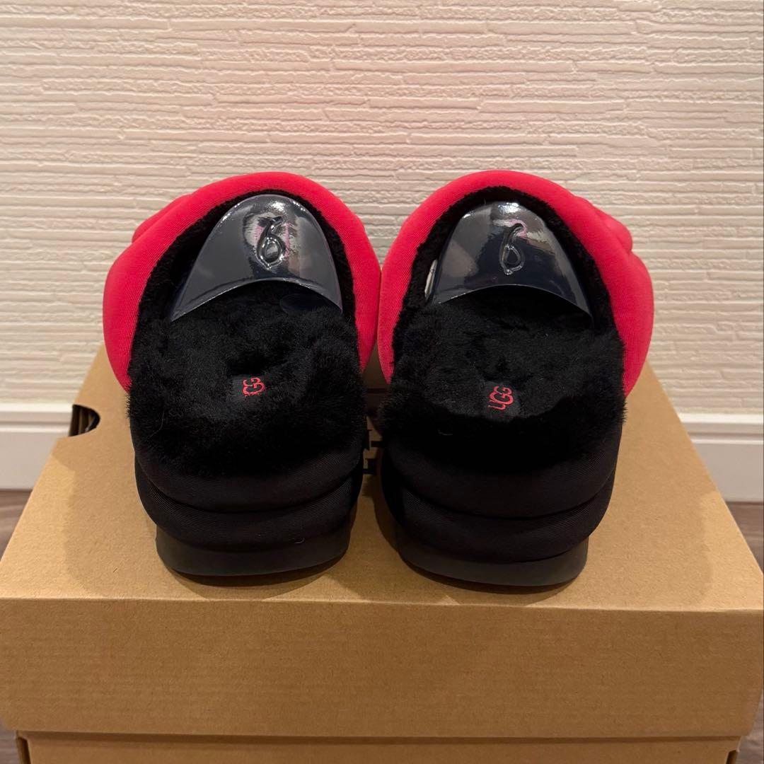 UGGマキシグラフィックスライド厚底サンダル