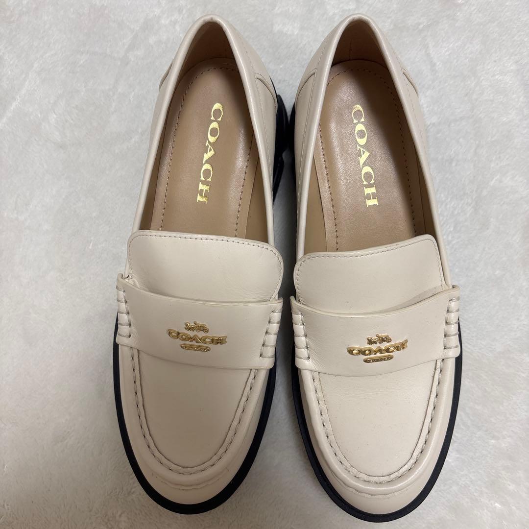 専用COACH ホワイト ローファー 合成皮革