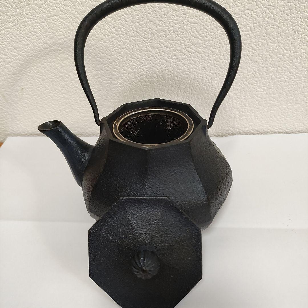 八角形 鋳鉄 鉄瓶 つまみ付き（南部鉄器）
