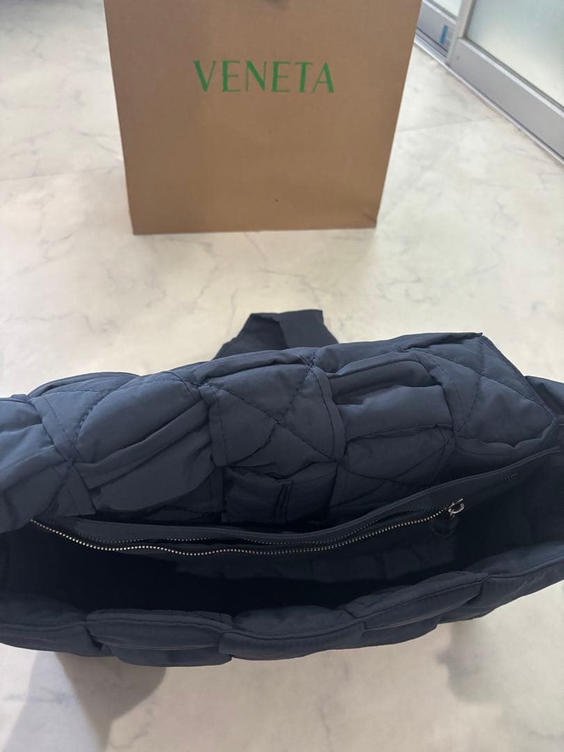 Bottega Veneta パデッド カセット ナイロン ショルダーバッグ