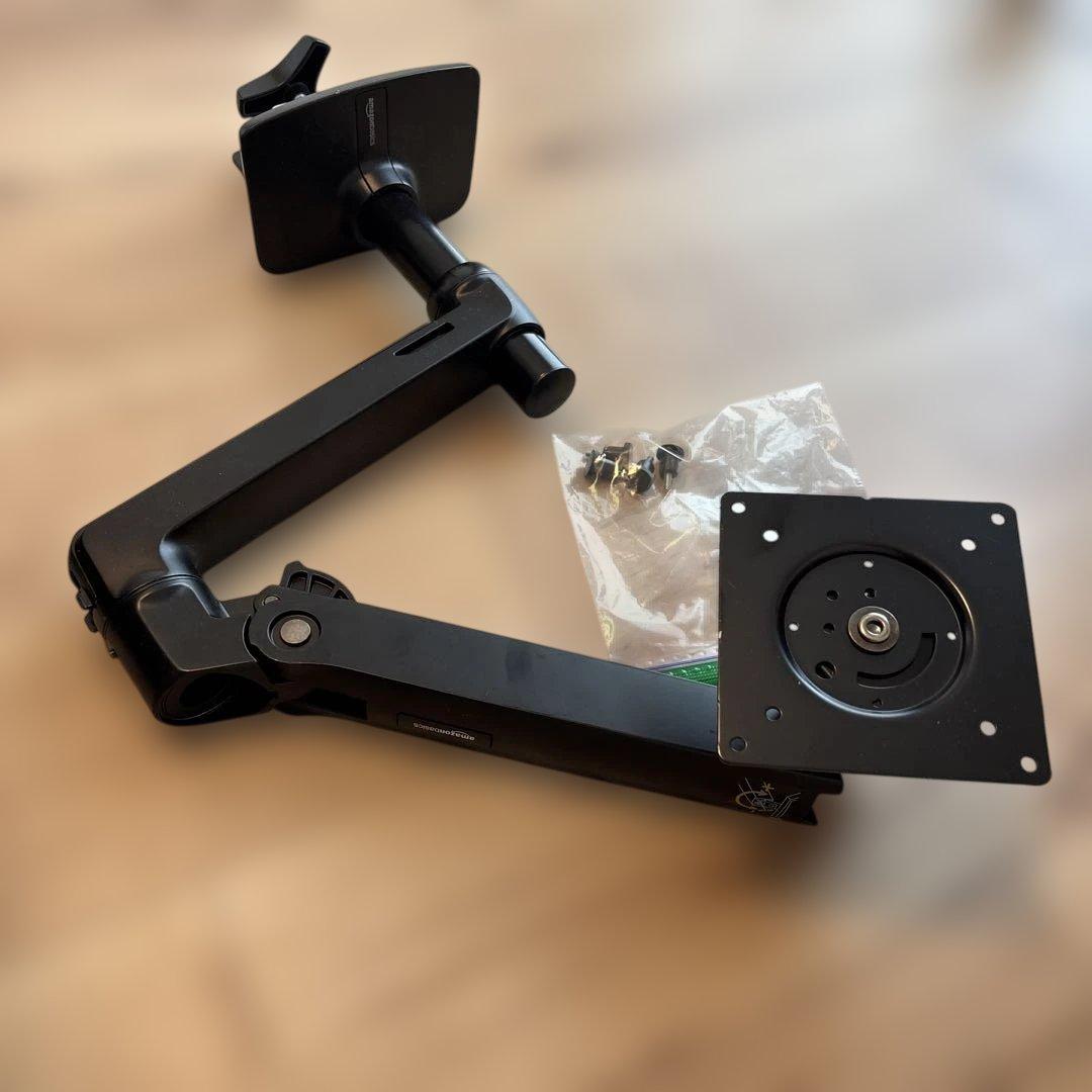 amazonモニターアーム エルゴトロンOEM品