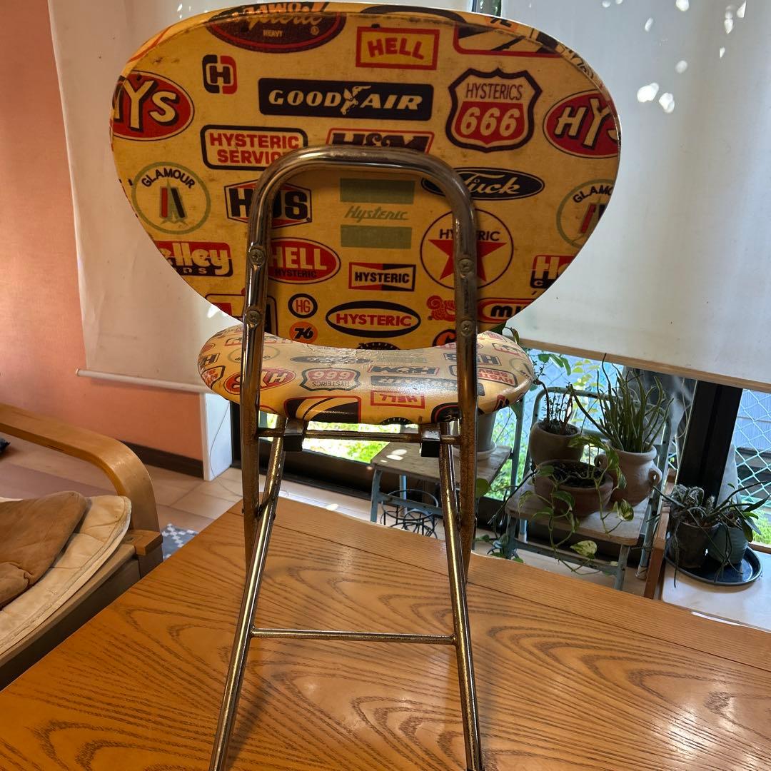 ヒステリックグラマー折り畳みパイプ椅子