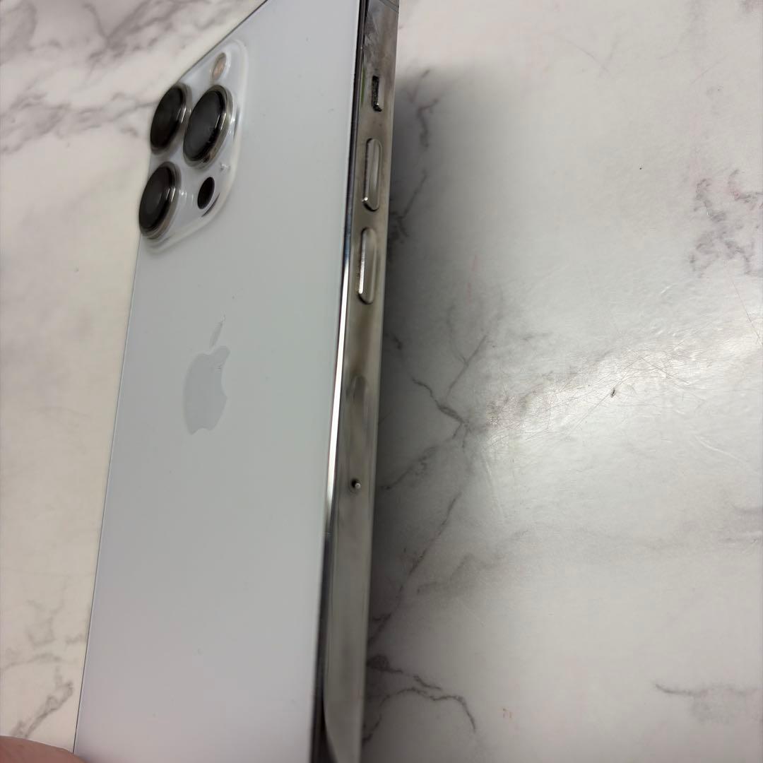 iphone 13 pro （イヤホン、充電機付き）