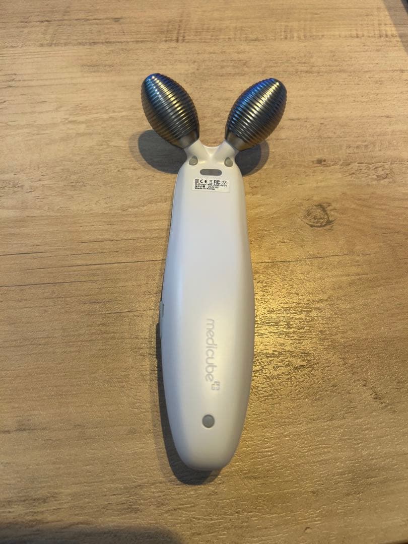 メディキューブ AGE-R 美顔器　＆　毛穴ゼロパッド