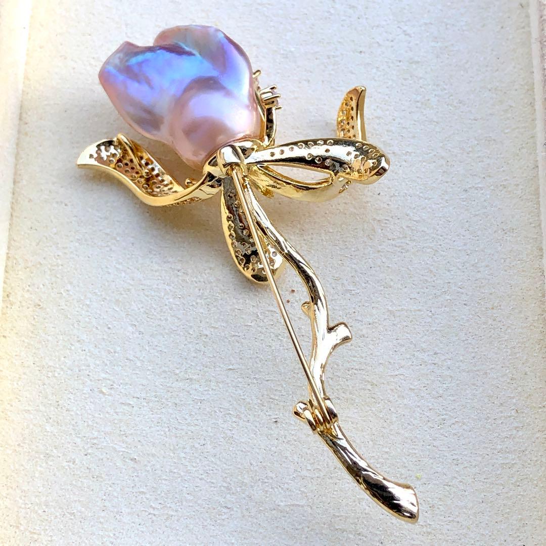 リカちゃんバロックパール　メタリックピンク26㍉お花ブローチBEN692