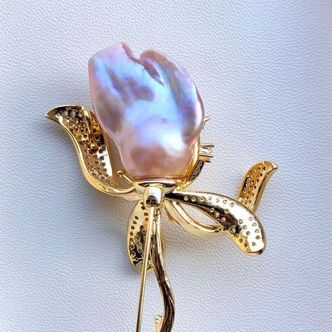 リカちゃんバロックパール　メタリックピンク26㍉お花ブローチBEN692