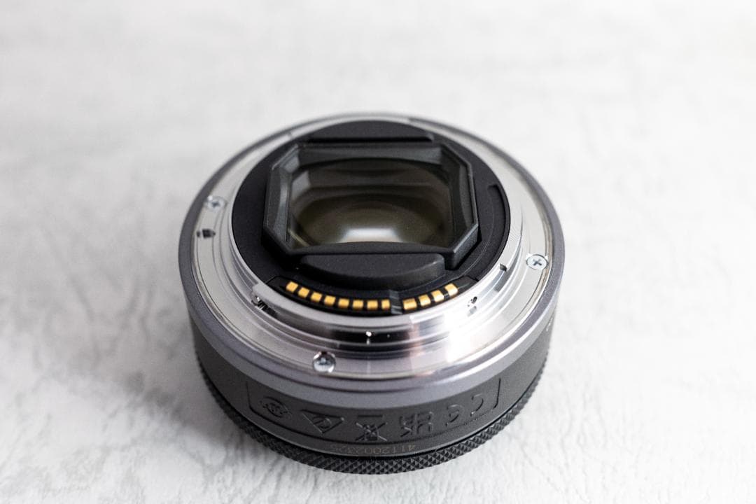 RF28mm f2.8 STM 純正レンズフード付き