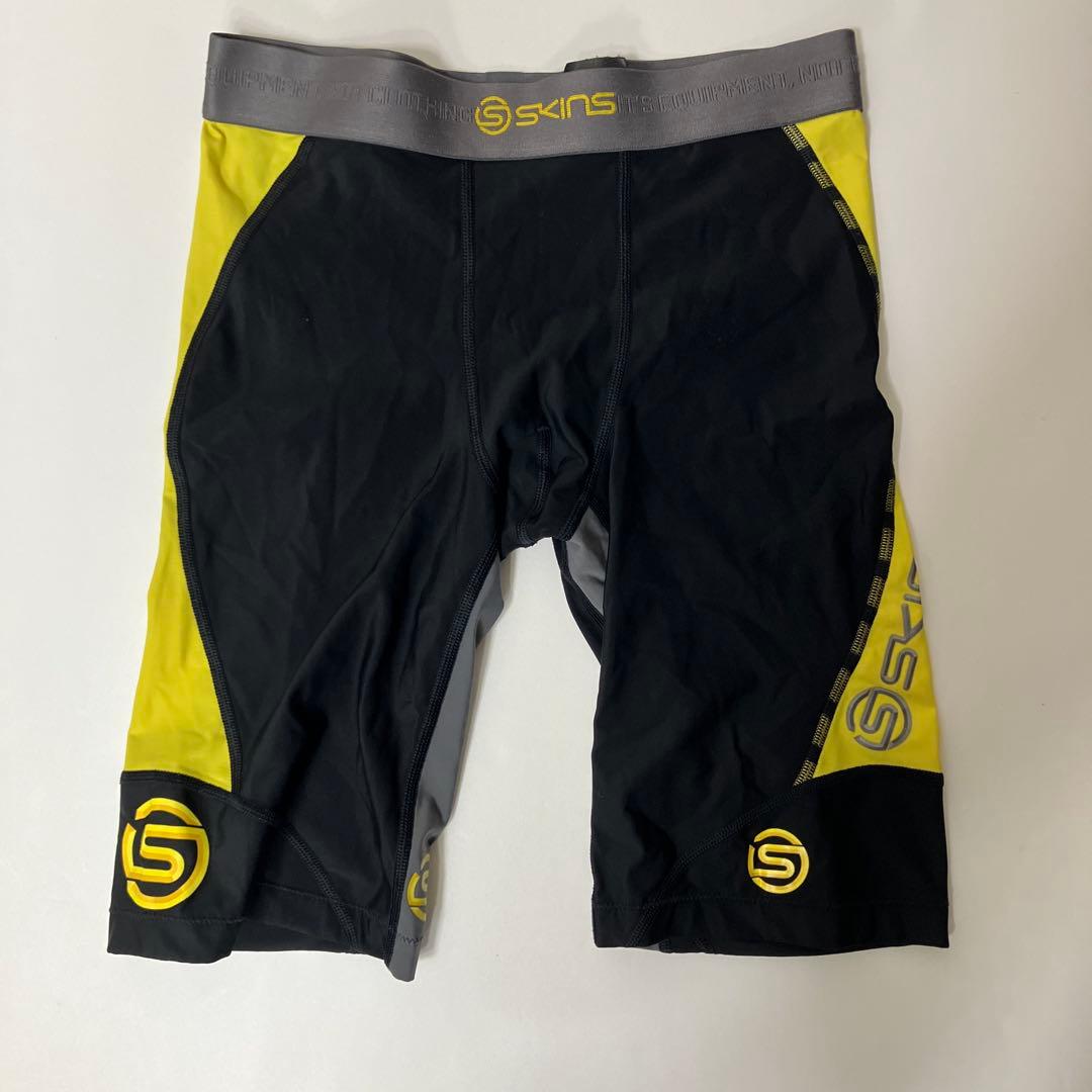 SKINS　7点　フルセット　デサント　スポーツウェア　スキンズ