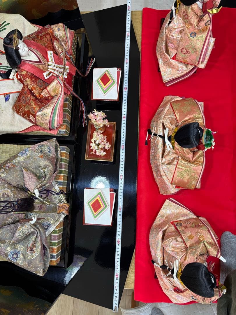 伝統的なひな人形セット