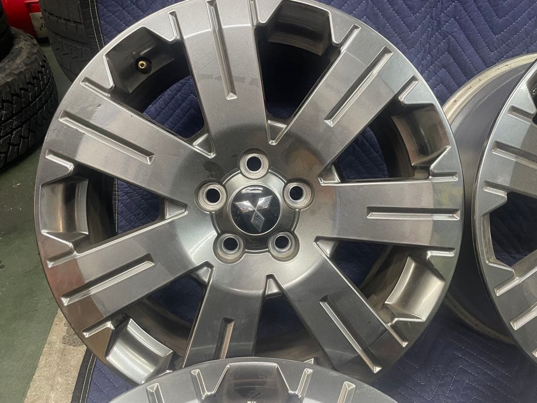 美品⭐︎三菱デリカD5 純正アルミホイール18インチ純正ナット付き