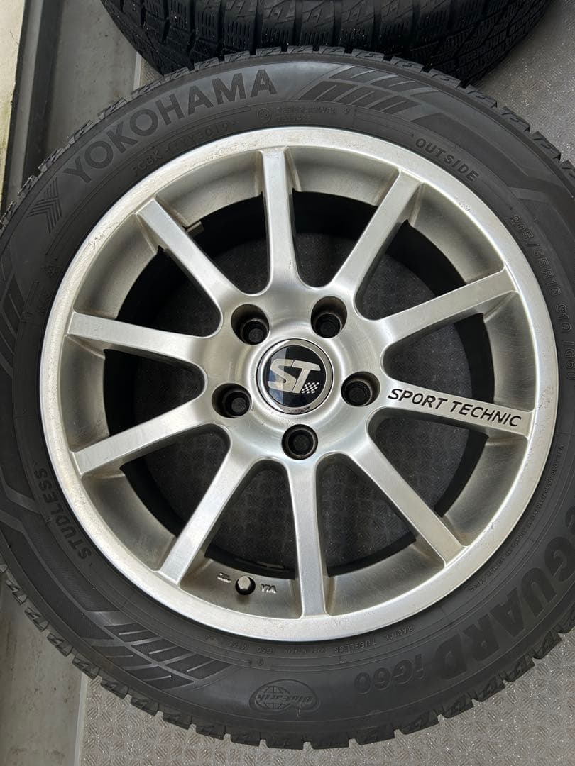 な*ま様 スポーツテクニック　16×7JJ 120/5H ET35 205/55