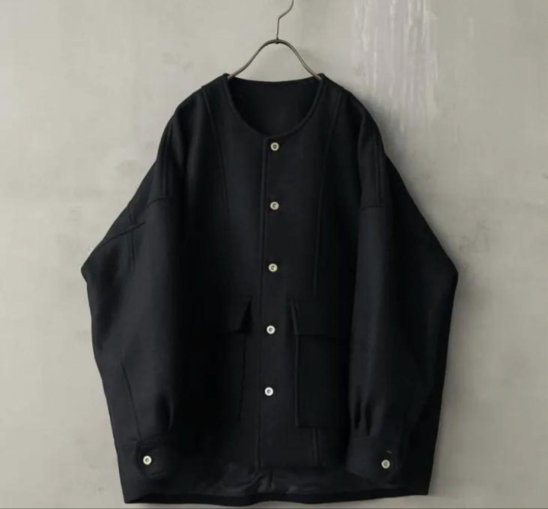 〈今期購入〉新品manon マノン　ノーカラーショートウールコート　金ボタン　黒