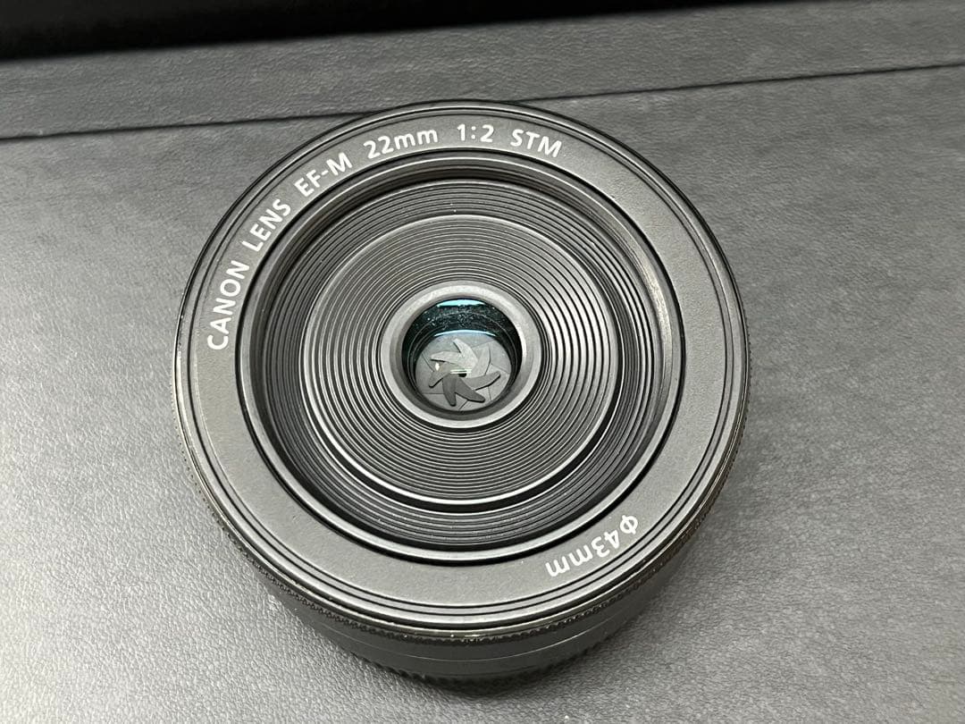 キヤノン　CANON LENS EF-M 22mm 1:2 STM