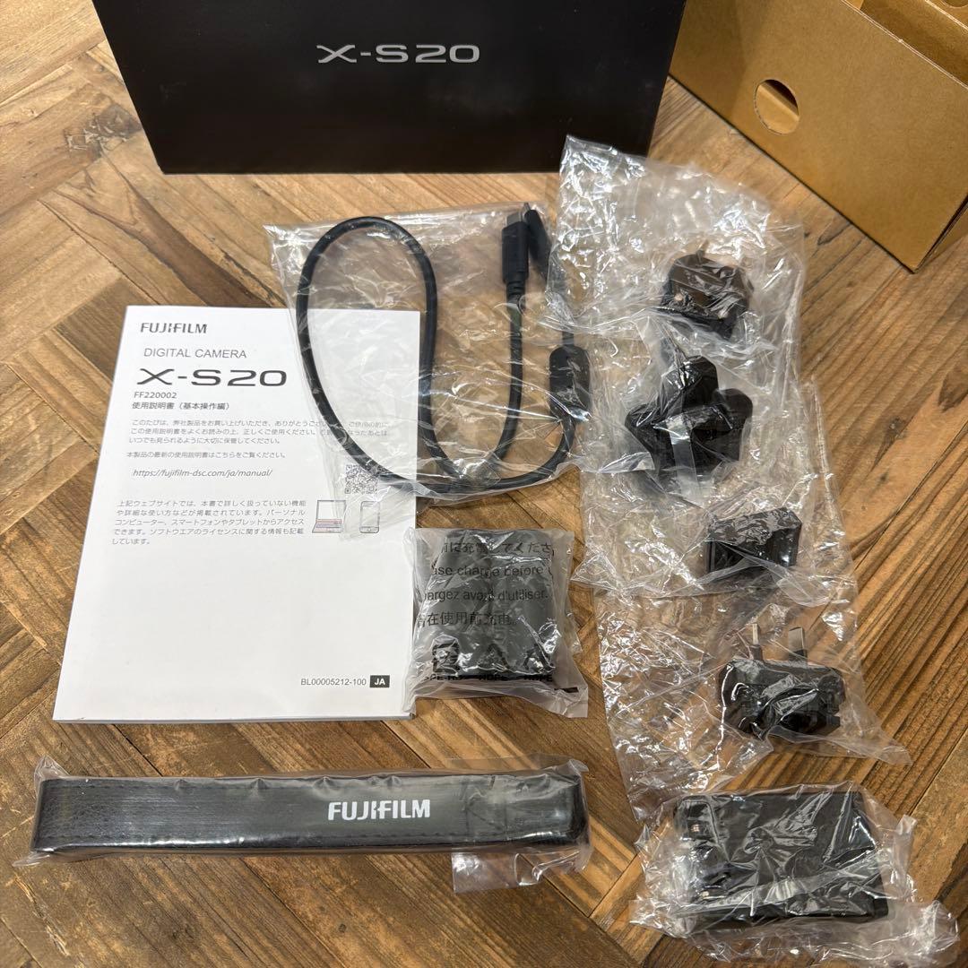FUJIFILM X-S20 ミラーレス一眼/FUJINON XC35mmF2