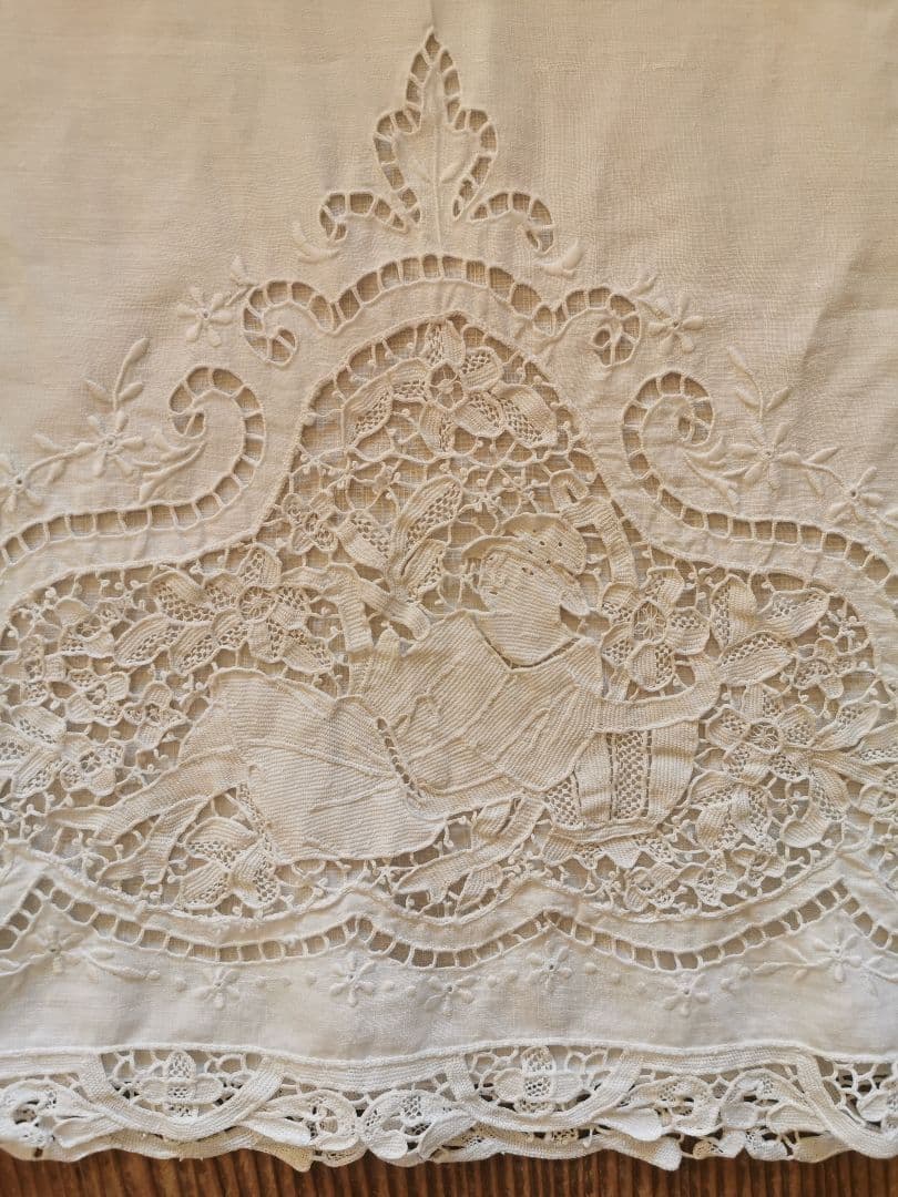 アンティーク ポワンドヴェニス 花籠にもたれる人 ボビンレース二重タオル ケース