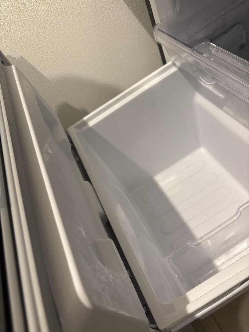 SHARP 冷蔵庫　一人暮らし　両開き　黒