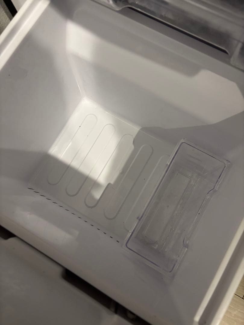 SHARP 冷蔵庫　一人暮らし　両開き　黒