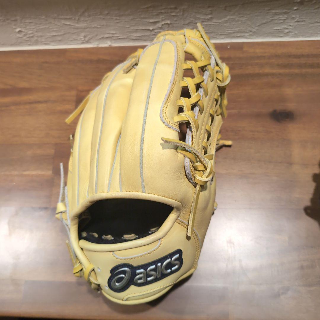 ASICS イエローグローブ & E.T. ブラウングローブ