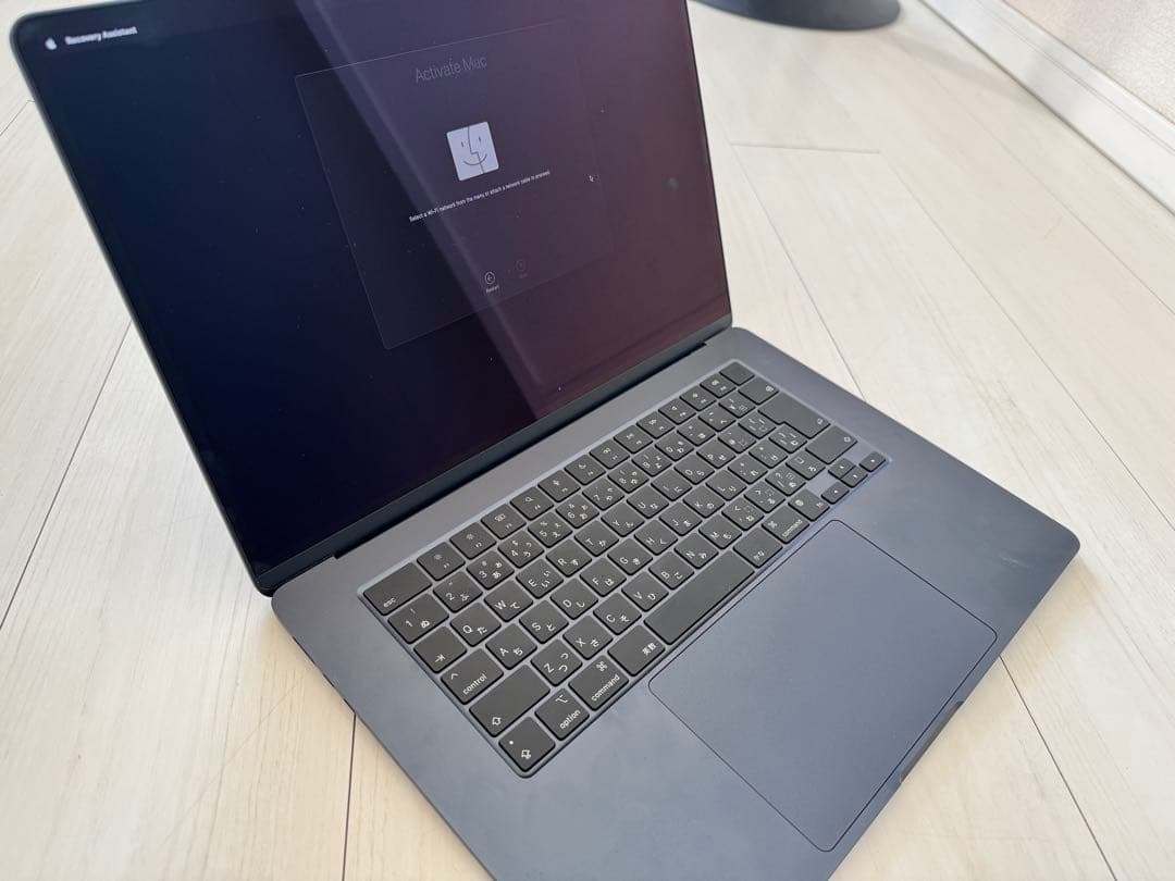 MacBookAir M2チップ　8GB/256GB