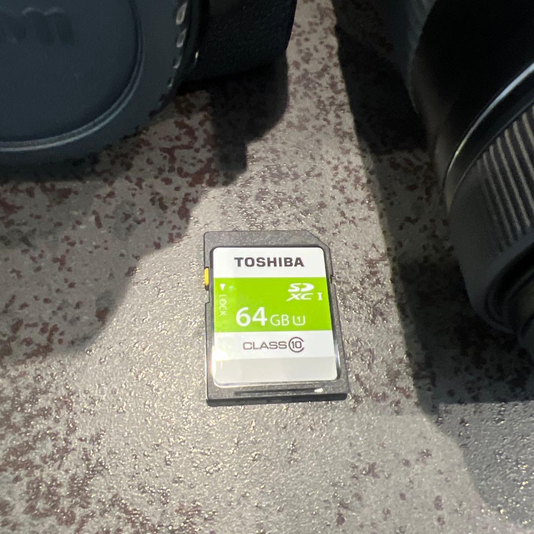 Canon EOS Kiss X9 + 望遠レンズ+sdカード