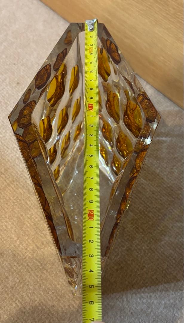 ガラス製花瓶 黄色の花模様　立体ガラス　アクセント花器