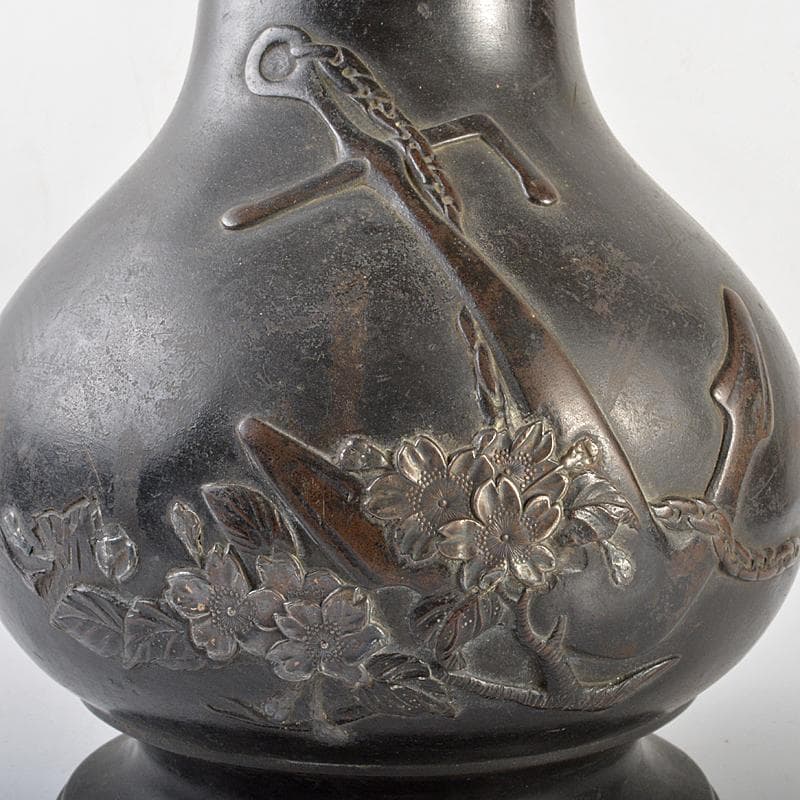 古銅銀象嵌　碇桜文　長顎瓶　横須賀泉商会款　重さ約6kg　H　R7179B