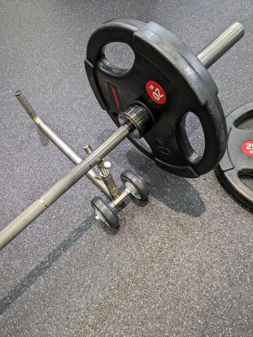 バーベルジャッキ　ステンレス製　タイヤ付で楽に上がる　便利　競技集中できる