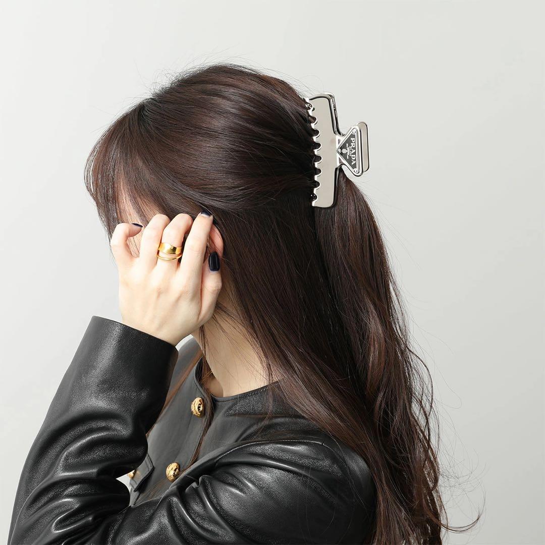 PRADA ヘアクリップ シルバー