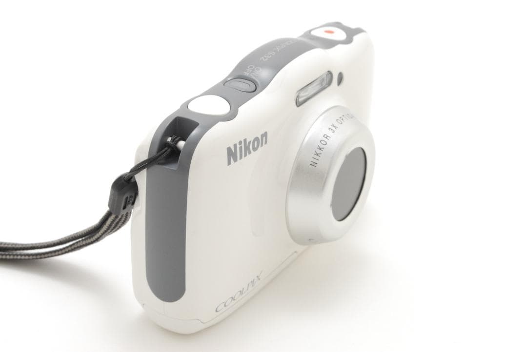 Nikon COOLPIX S32 ホワイト 防水カメラ 動作確認済み