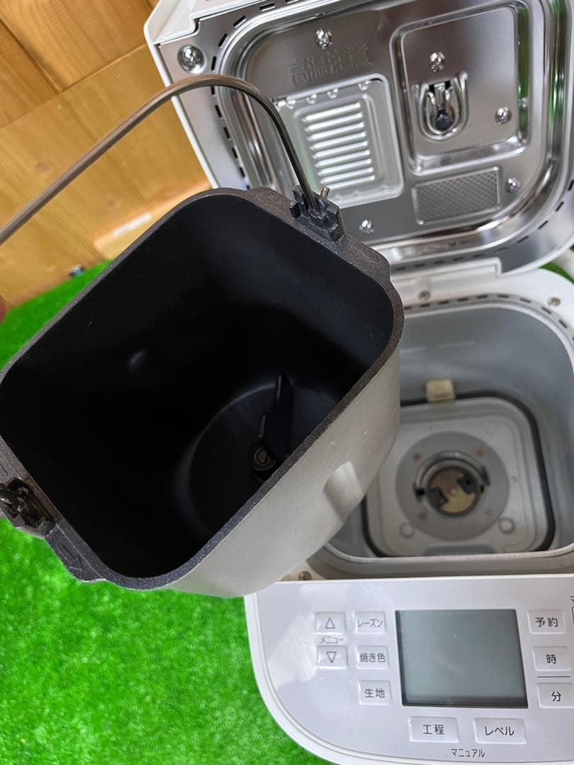 美品　Panasonic パナソニック ホームベーカリー SD-MDX102-W