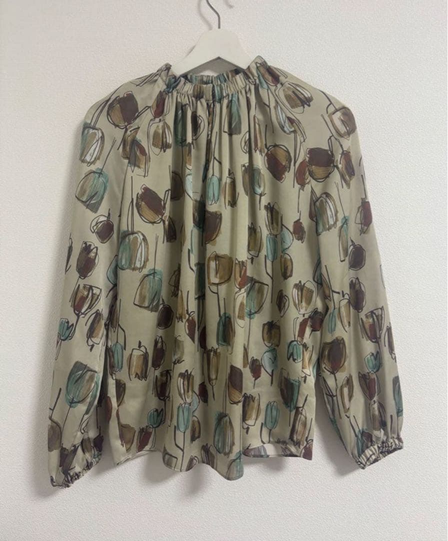 新品タグ付 TOMORROWLAND 2024AW フラワープリントブラウス