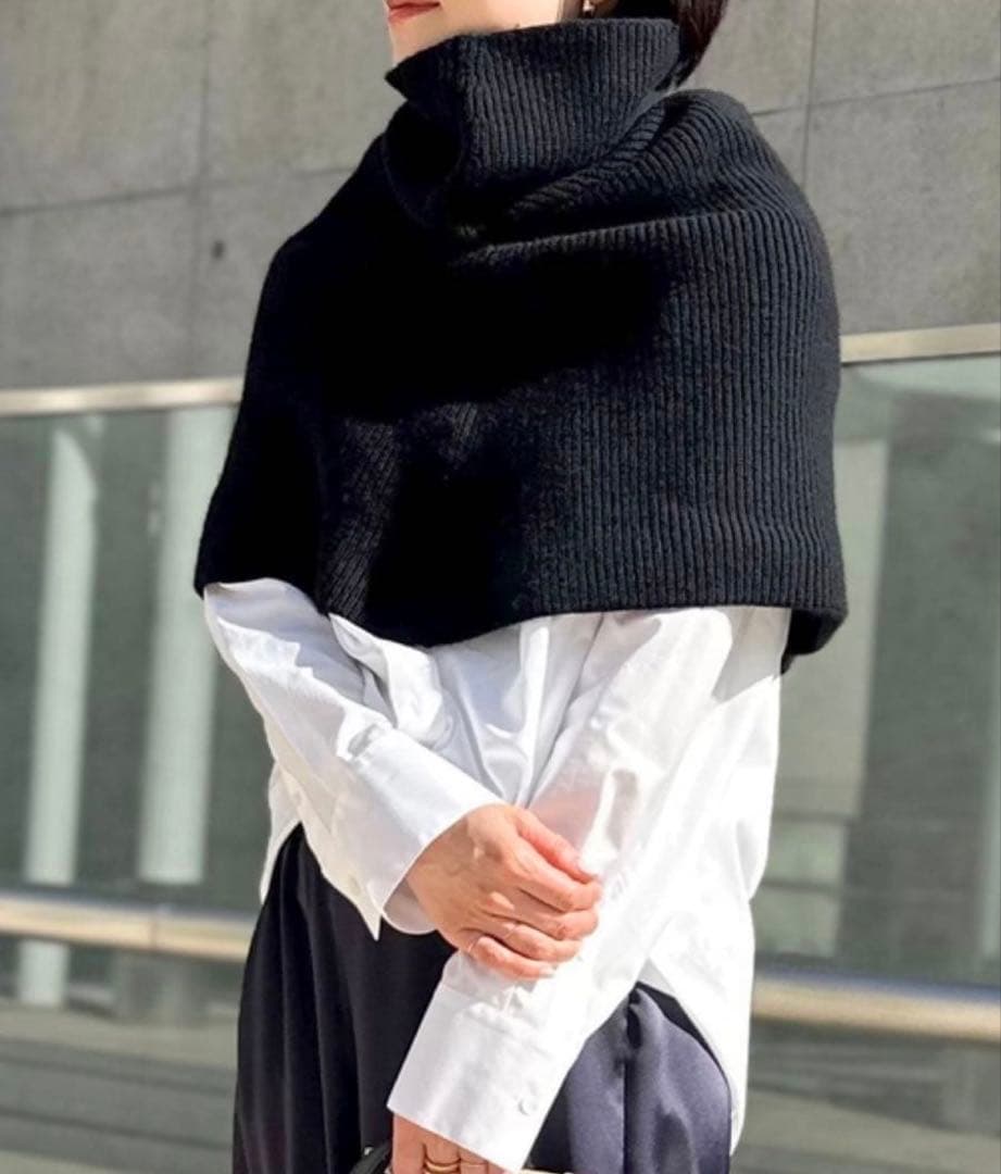 美品 AP STUDIOカシミヤ混 ニットケープネック ウォーマー リブ編み 黒