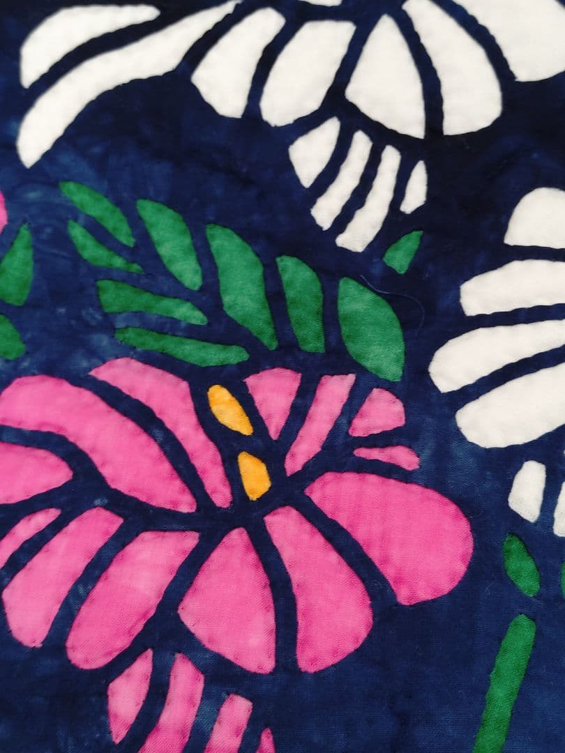 ハワイアンキルトバック・カラーの花・ハンドメイド