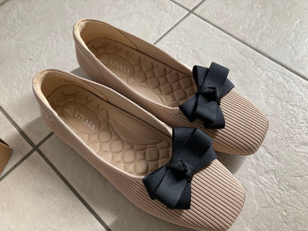 VIVAIA Margot Walker フラットシューズ 撥水　ワイド