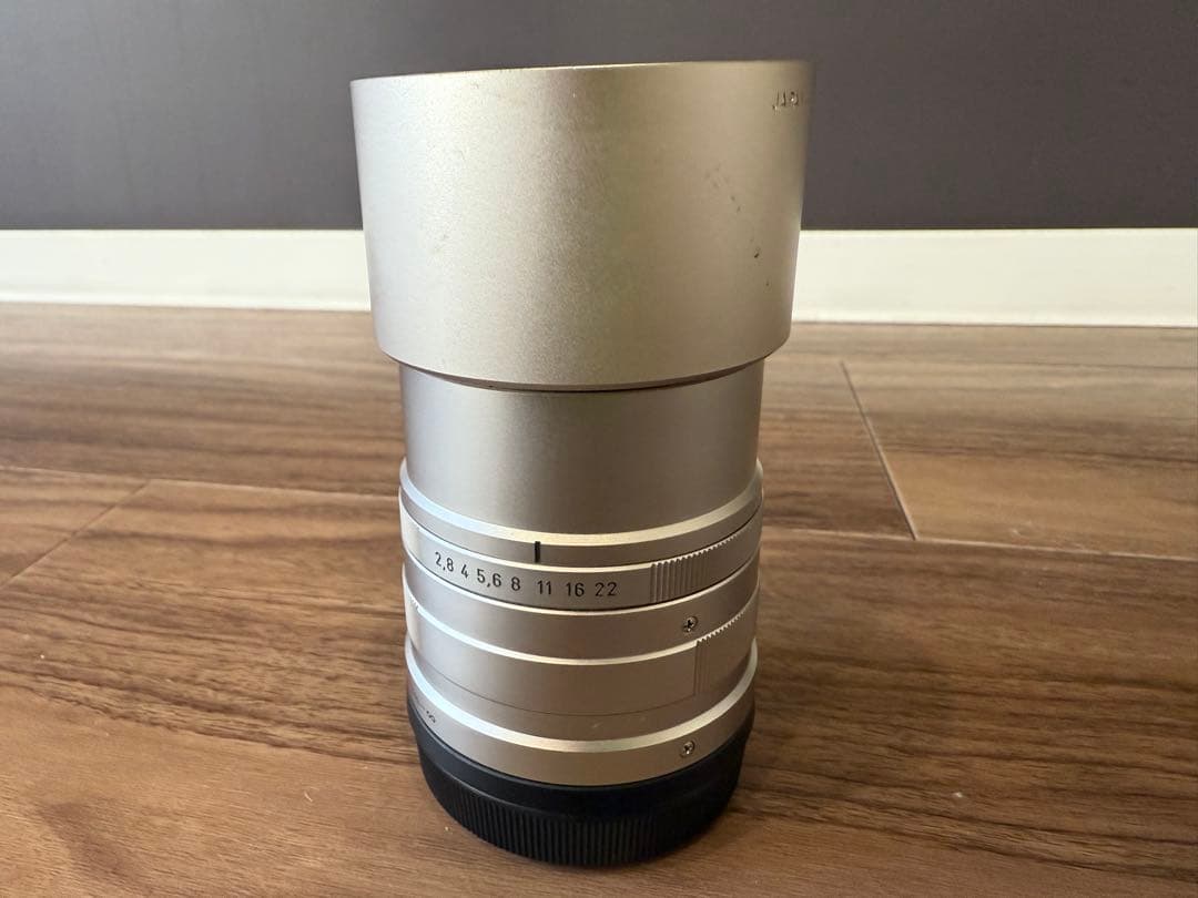 CONTAX G2本体、Carl Zeiss レンズ×3、ストロボ、各種ケース