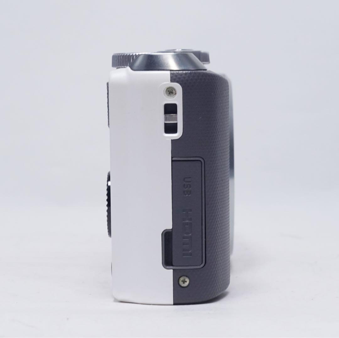 極美品 動作確認済 CASIO EXILIM EX-ZR700 ホワイト